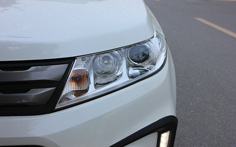 成都天一車燈鈴木維特拉車燈改裝升級(jí)