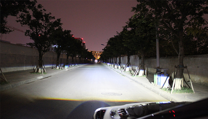 成都天一車燈改裝米石led雙光透鏡近光實拍