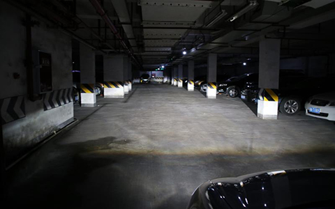 成都天一車燈海拉5氙氣燈透鏡近光實拍