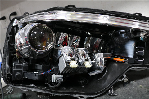 jeep大指揮官車燈改裝激光大燈改裝細節(jié)展示