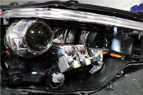 jeep大指揮官車燈改裝激光大燈改裝細節(jié)展示