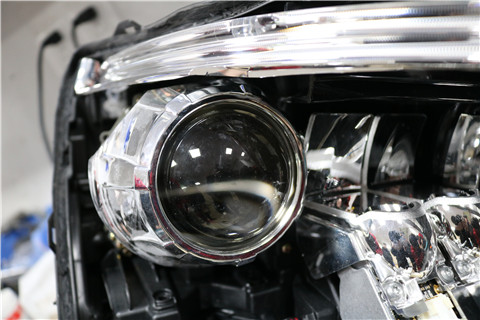 jeep大指揮官車燈改裝激光大燈改裝細節(jié)展示