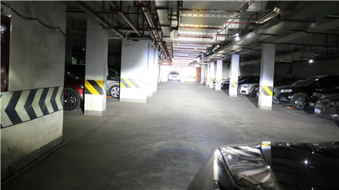 jeep大指揮官車燈改裝激光大燈后遠光效果展示