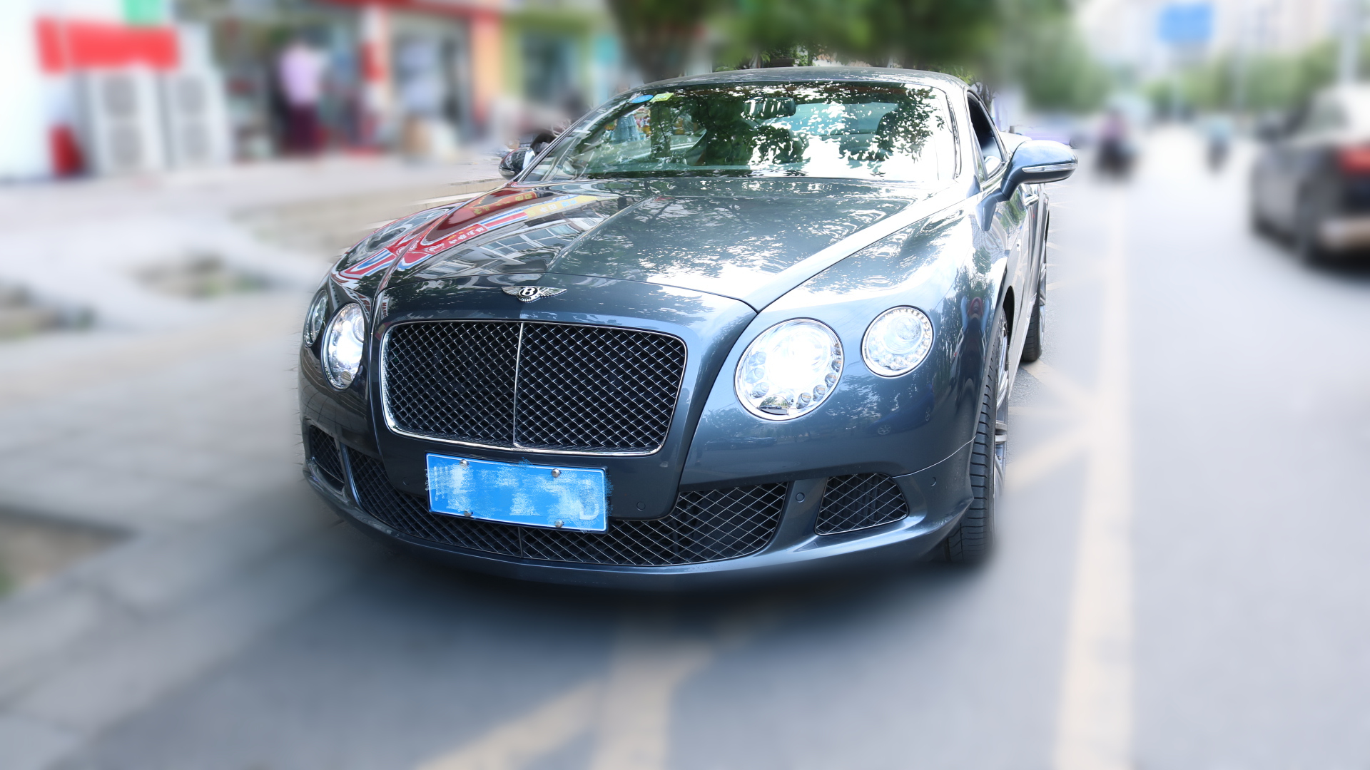 成都?xì)W陸改車(chē)燈，賓利歐陸車(chē)燈改裝格界激光LED雙光透鏡大燈